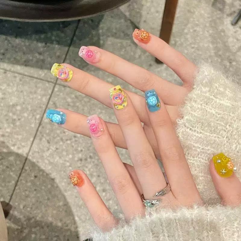 Crafting Resin - 100 ชิ้นจี้เรซินรูปเต่าหลากสีแบบแบนสำหรับตกแต่งเคสโทรศัพท์ งานศิลปะเล็บ และงานฝีมือ DIY
